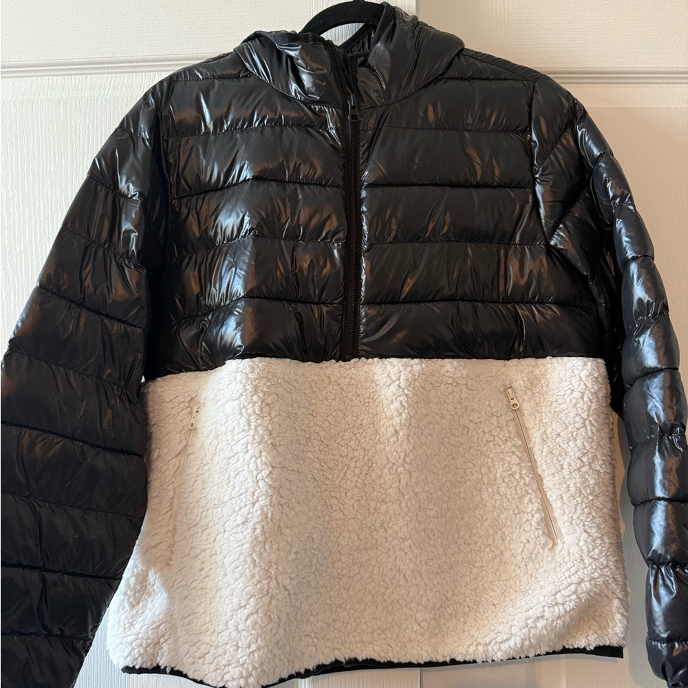 GAP Black and White Puffer Jacket